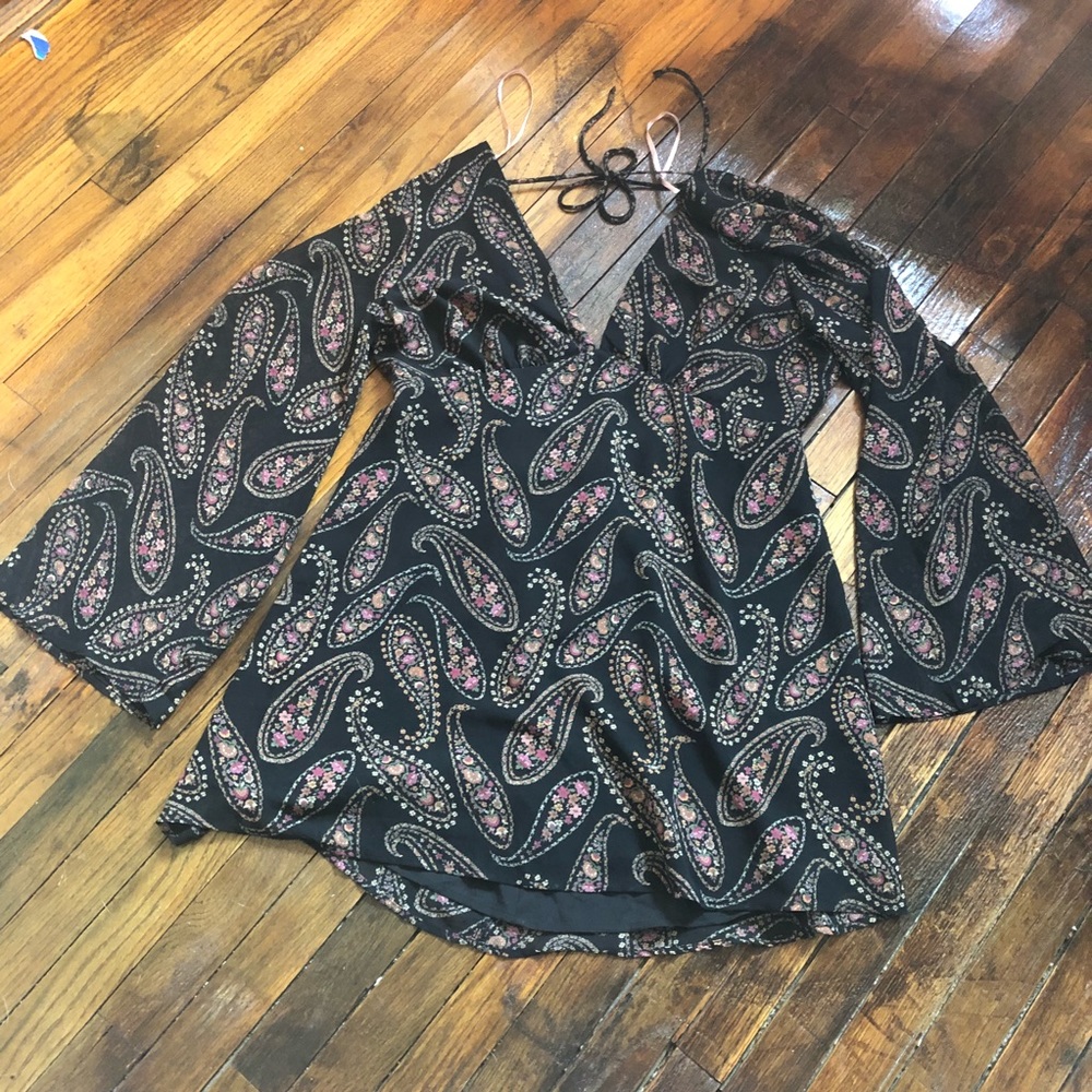 Forever21 Bell Bottom Sleeve Dress